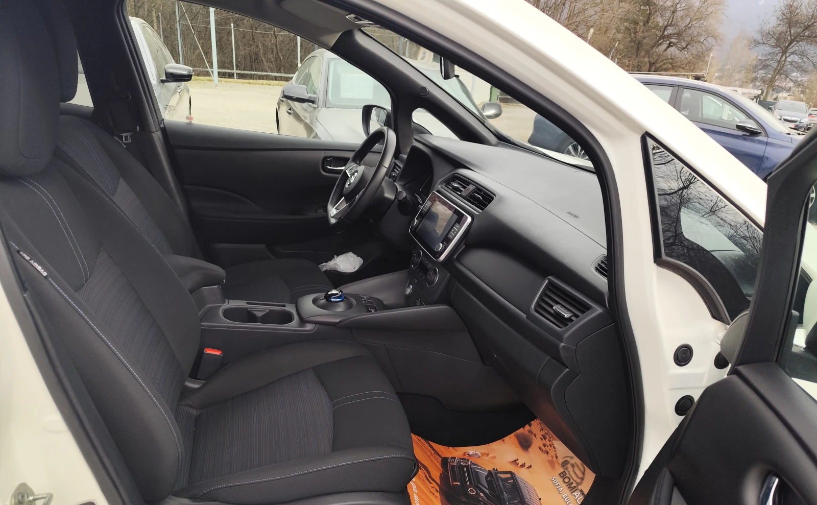 Nissan Leaf  АВТОМАТИК* 40KWh* LED* CAMERA* LANE ASSIST* , снимка 13 - Автомобили и джипове - 53896877