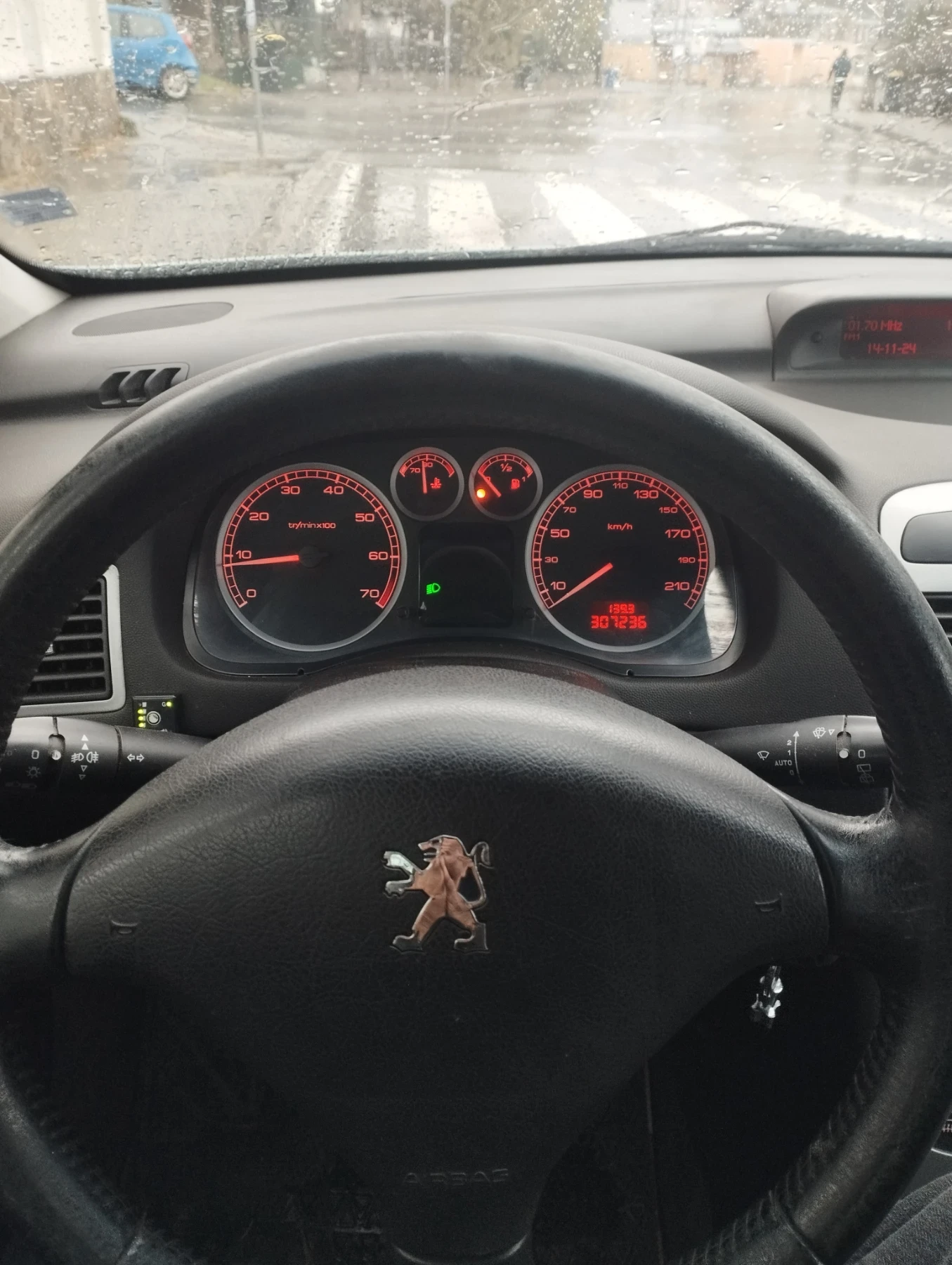 Peugeot 307 2.0sw, снимка 12 - Автомобили и джипове - 53954544