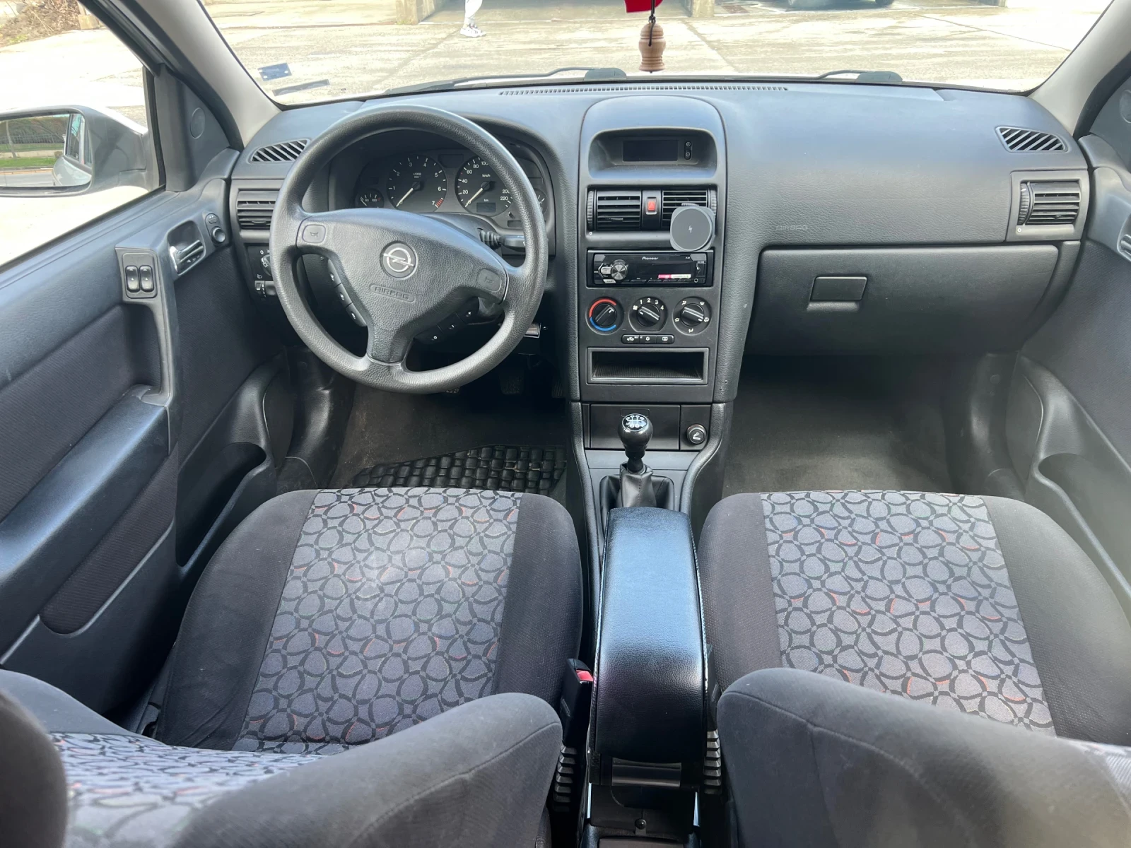 Opel Astra 1.6 75 к.с., снимка 7 - Автомобили и джипове - 54105400
