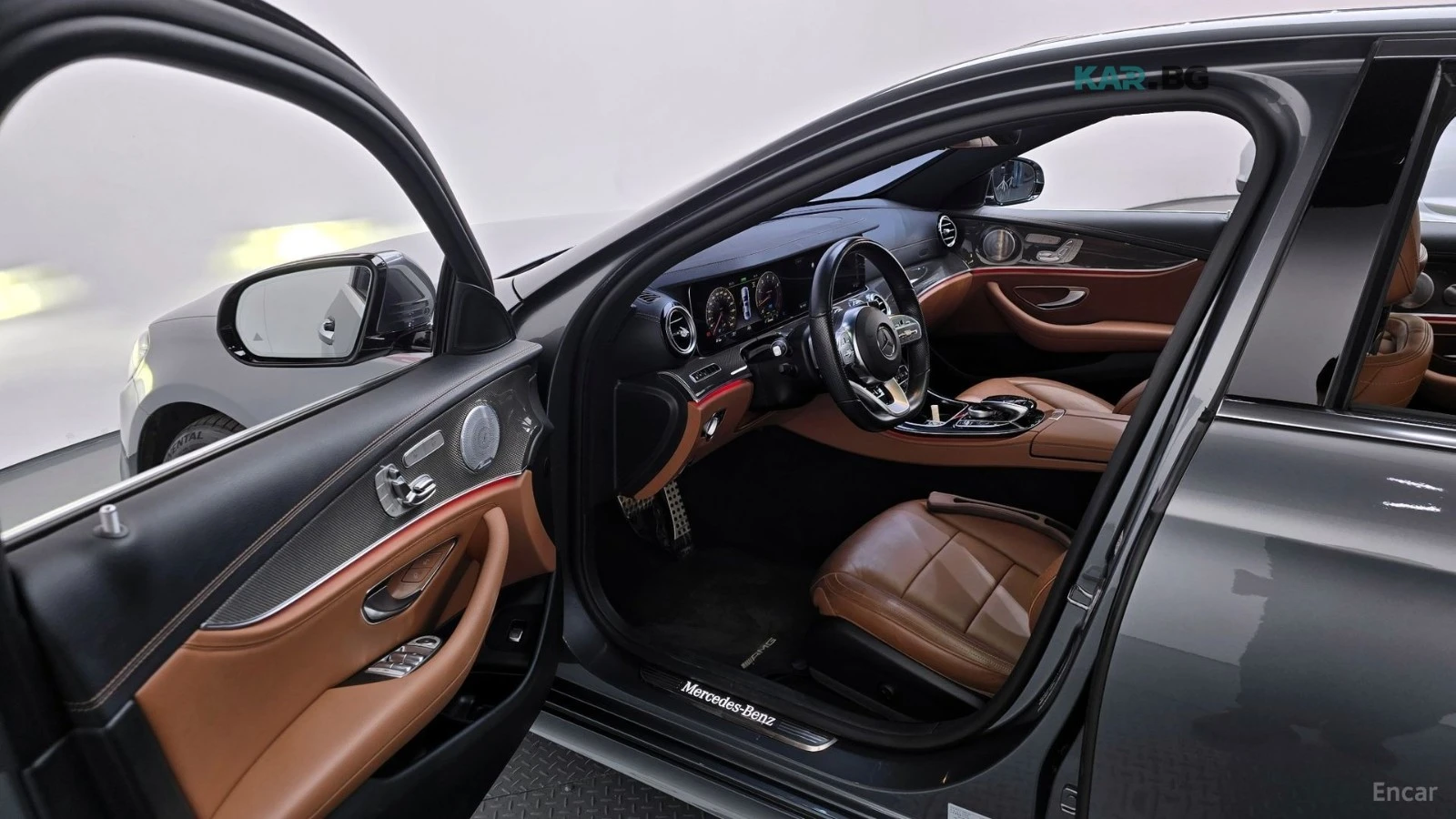 Mercedes-Benz E 350 4MATIC* AMG-LINE* DRIVE-ASSIST* 360CAM* BURMESTER*, снимка 5 - Автомобили и джипове - 54796225