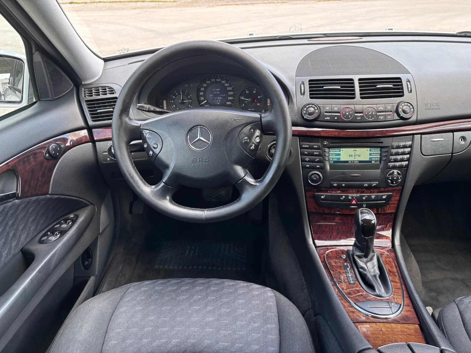 Mercedes-Benz E 280 3.0 V6 4Matic , снимка 12 - Автомобили и джипове - 54853168