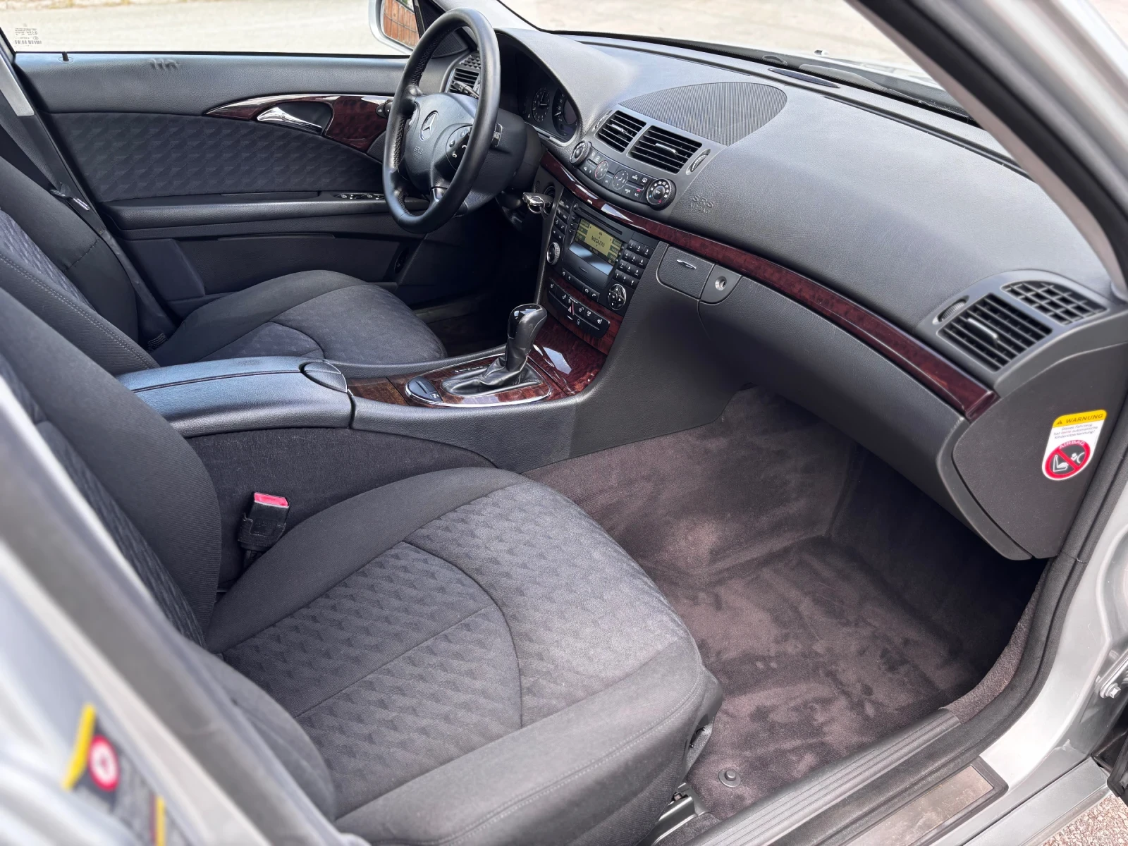 Mercedes-Benz E 280 3.0 V6 4Matic , снимка 14 - Автомобили и джипове - 54853168