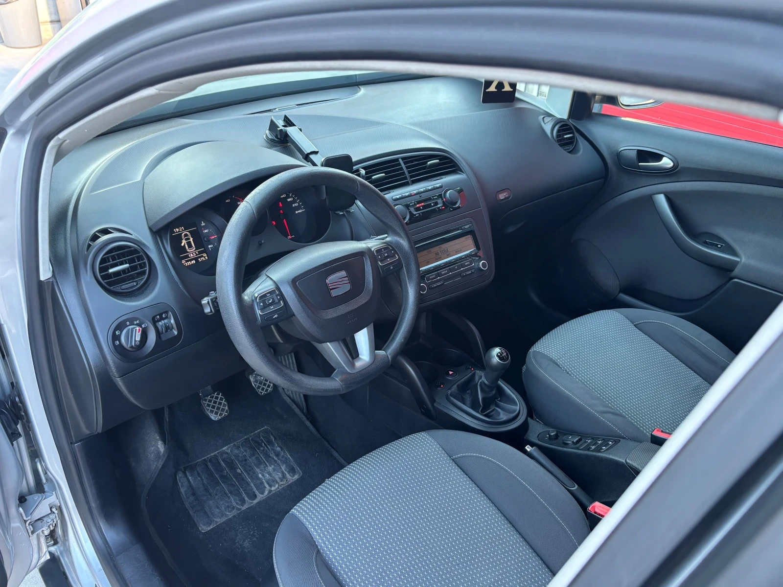 Seat Altea 1.6 TDI 105, снимка 8 - Автомобили и джипове - 55077358