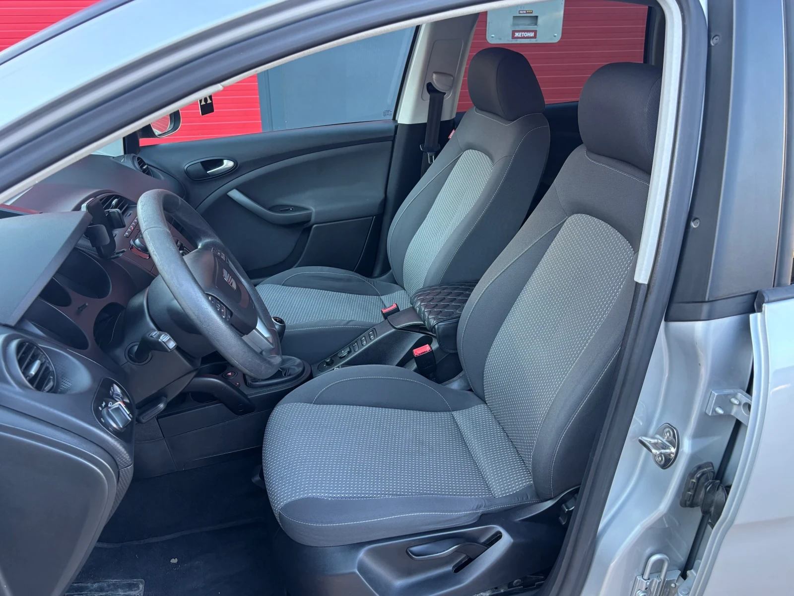 Seat Altea 1.6 TDI 105, снимка 9 - Автомобили и джипове - 55077358