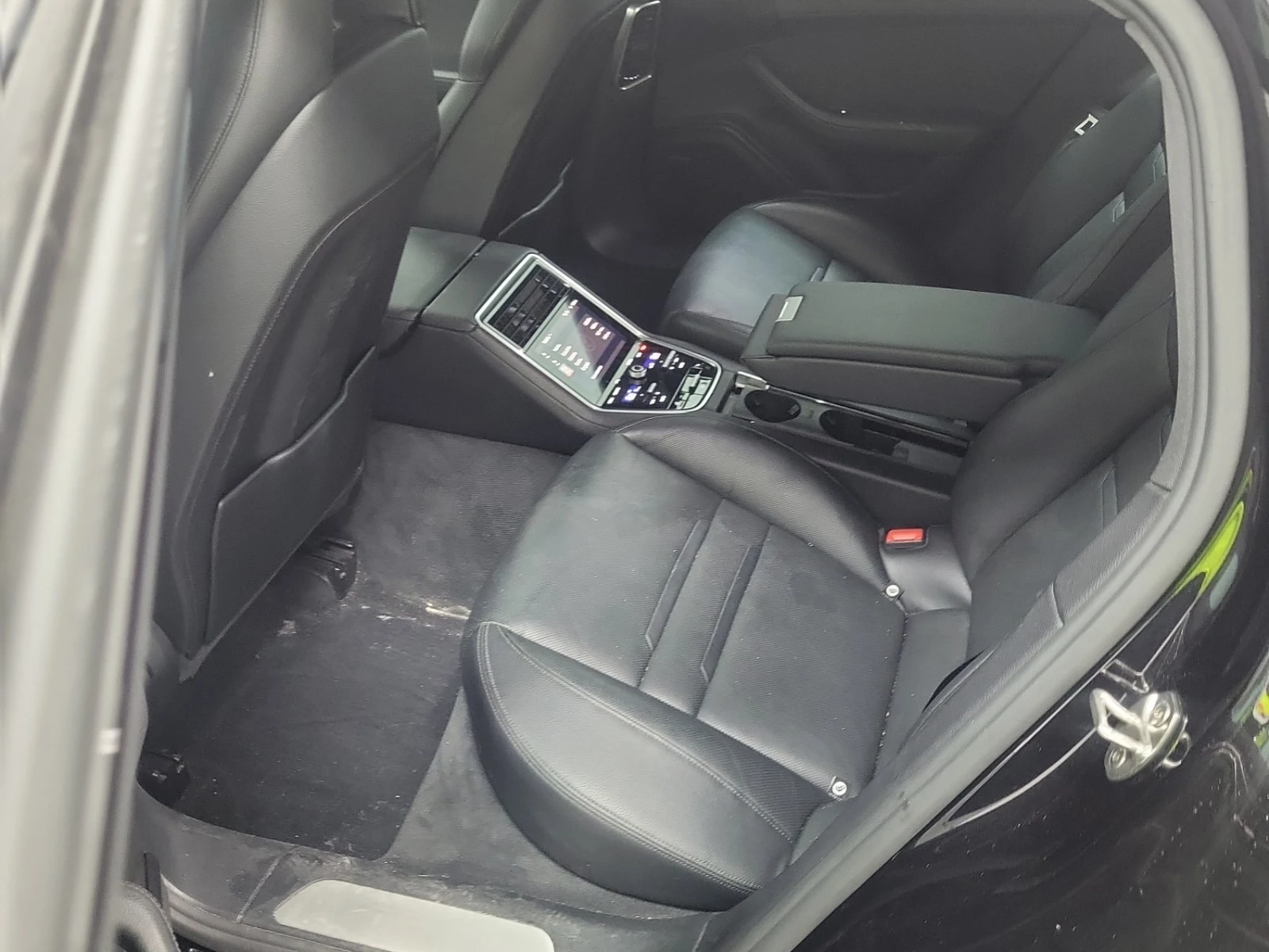 Porsche Panamera 4 / matrix / BOSE / CARFAX / АВТОКРЕДИТ , снимка 12 - Автомобили и джипове - 55875893