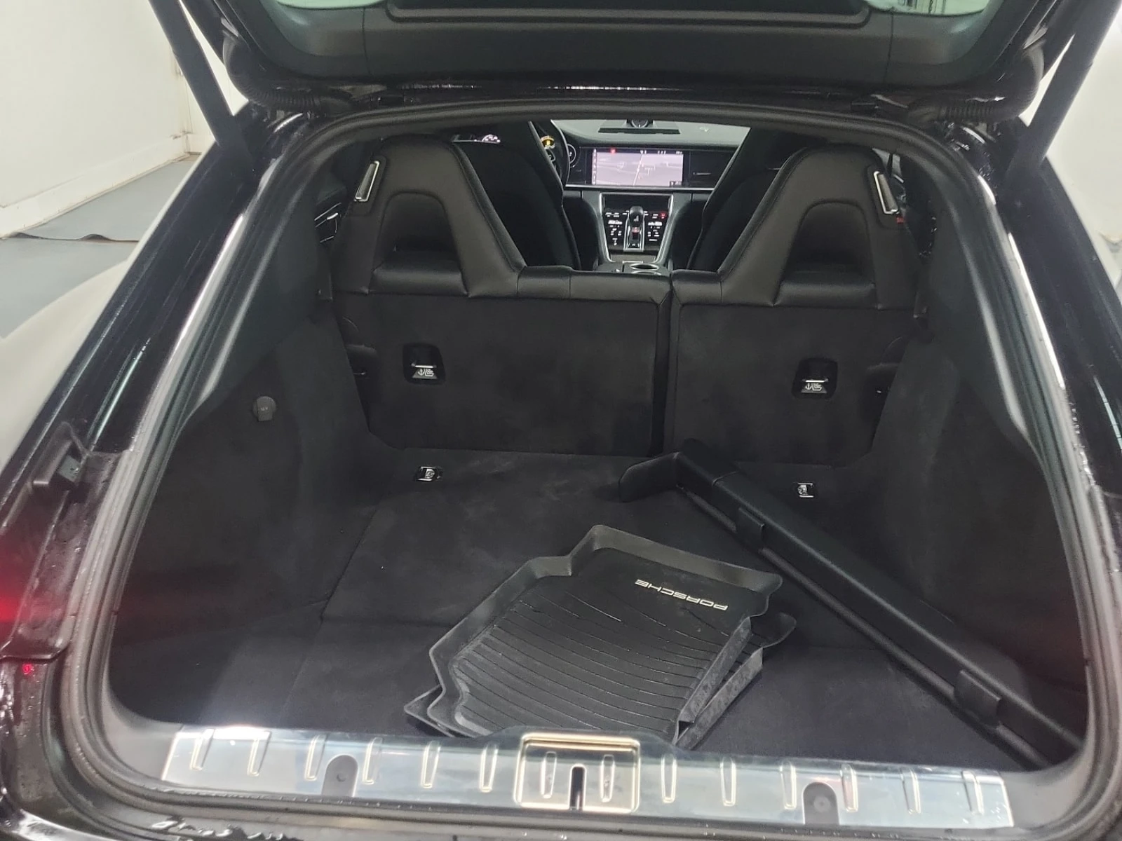 Porsche Panamera 4 / matrix / BOSE / CARFAX / АВТОКРЕДИТ , снимка 14 - Автомобили и джипове - 55875893