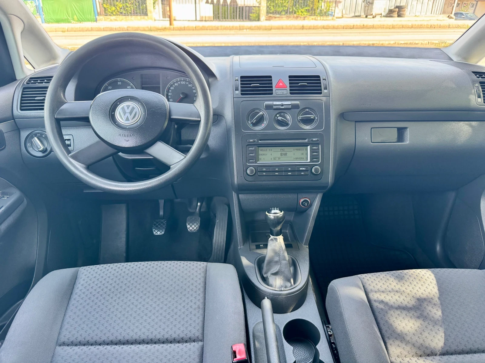 VW Touran 7 МЕСТА, снимка 9 - Автомобили и джипове - 56083371