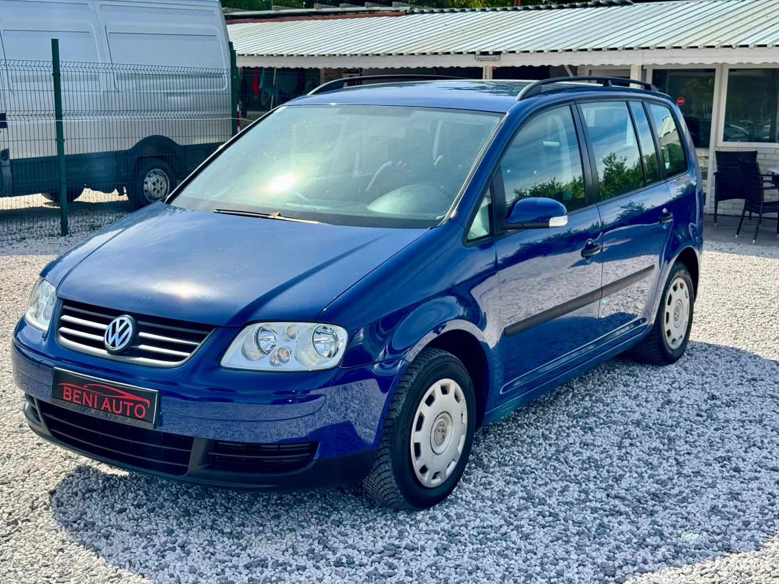 VW Touran 7 МЕСТА, снимка 2 - Автомобили и джипове - 56083371