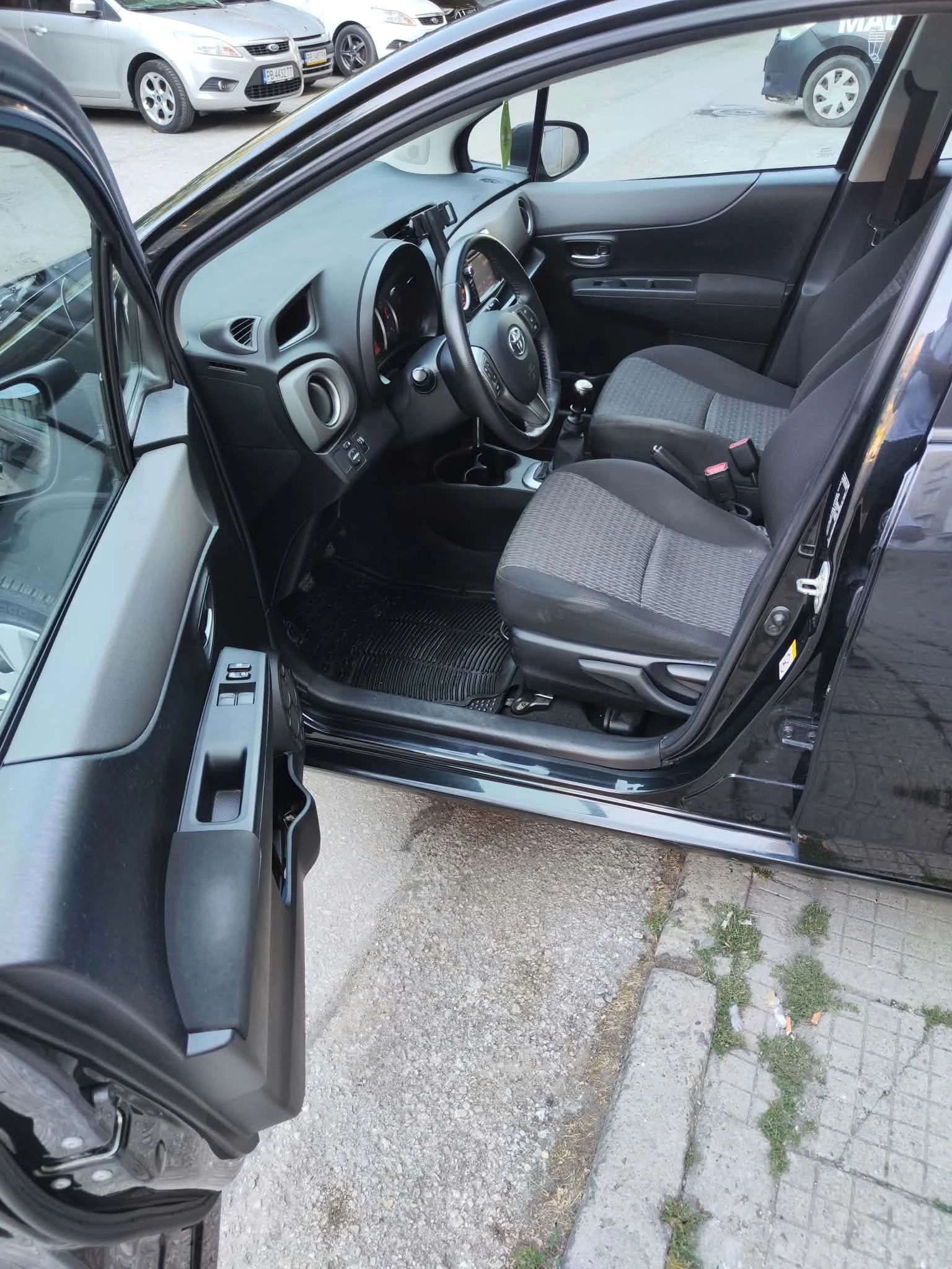Toyota Yaris 1.33, снимка 10 - Автомобили и джипове - 56108879