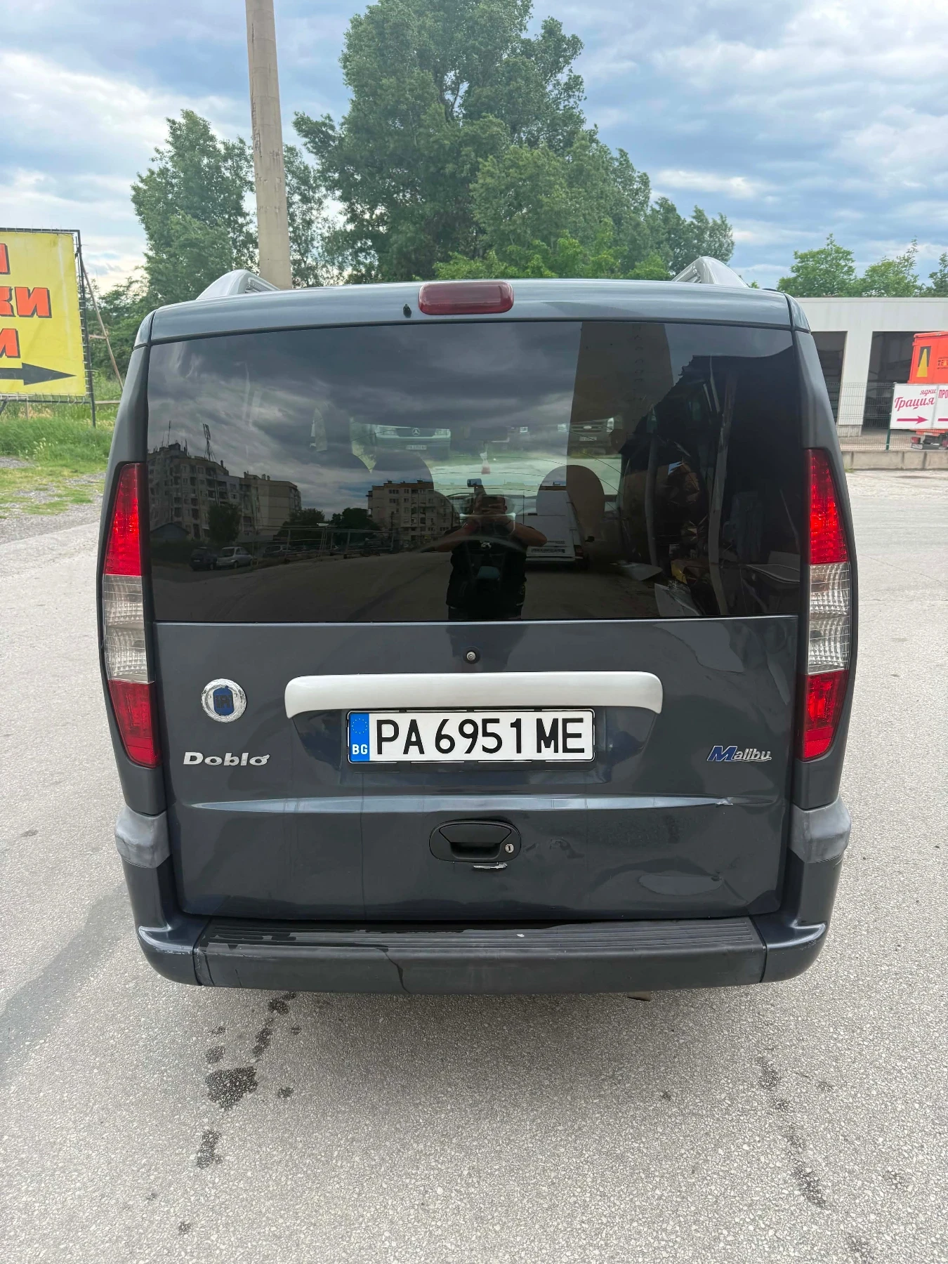 Fiat Doblo 1.9 JTD, снимка 8 - Автомобили и джипове - 56154357