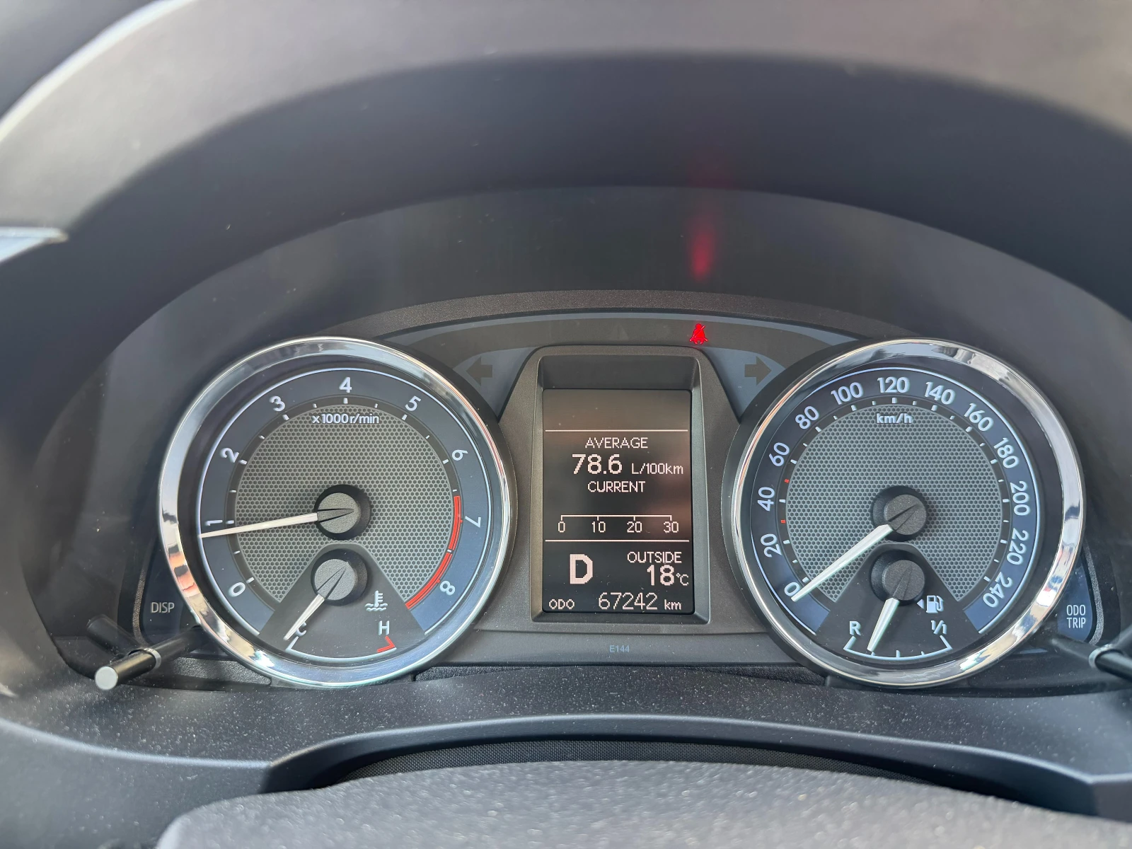 Toyota Corolla 1.6i* АВТОМАТИК 67200км.ПЪЛНА ИСТОРИЯ В ТОЙОТА, снимка 11 - Автомобили и джипове - 56196976