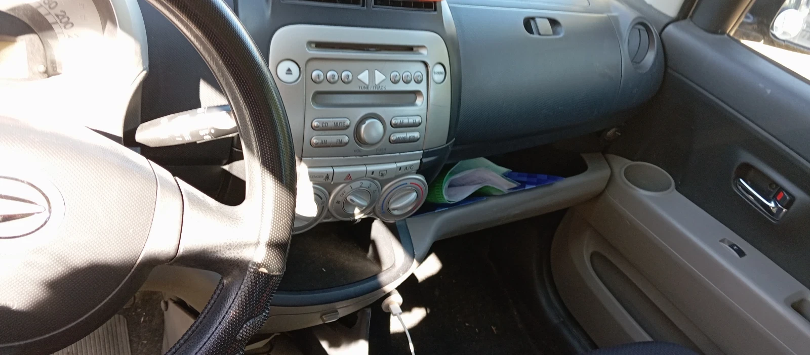 Daihatsu Sirion, снимка 14 - Автомобили и джипове - 56340610