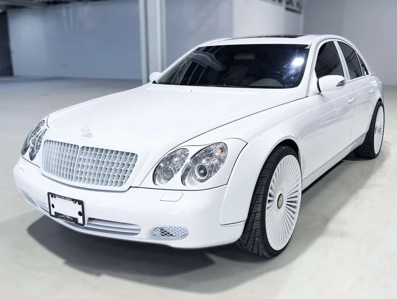 Maybach 57 * 4dr Sdn SWB * CARFAX * ЦЕНА ДО БГ