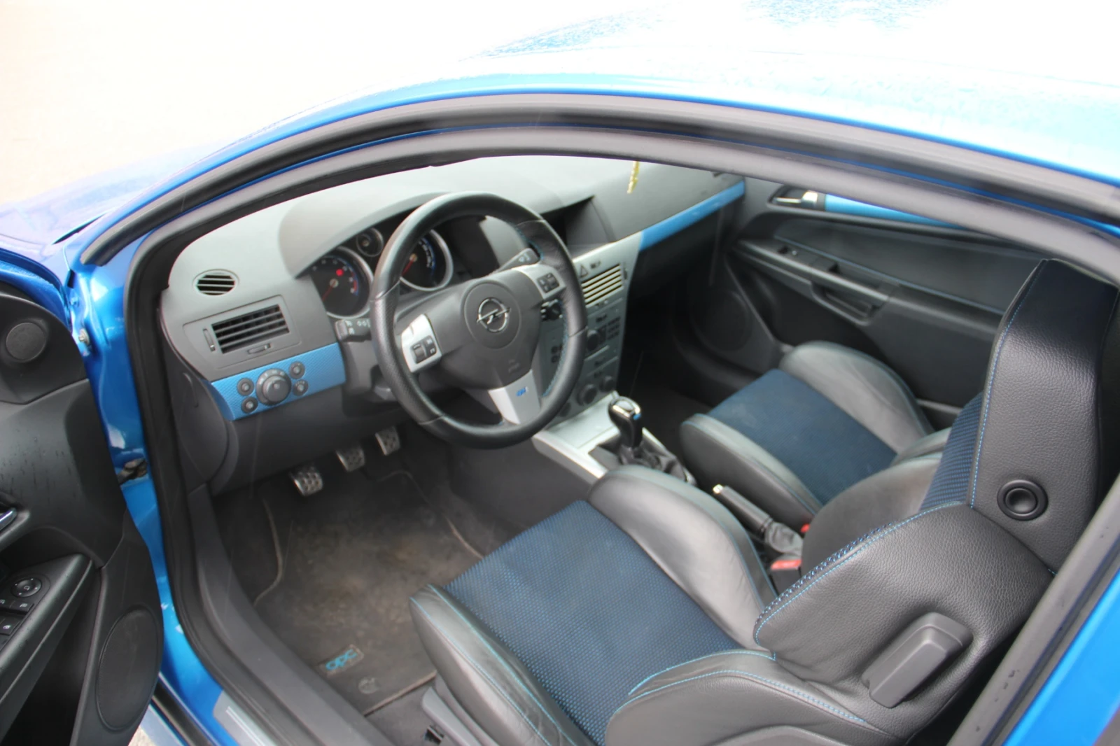 Opel Astra GTC OPC, снимка 9 - Автомобили и джипове - 56684885
