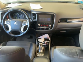 Mitsubishi Outlander 2.4 PHEV Kaiteki 4WD* ВНОС* ВНОС САМО СРЕЩУ 30%, снимка 6