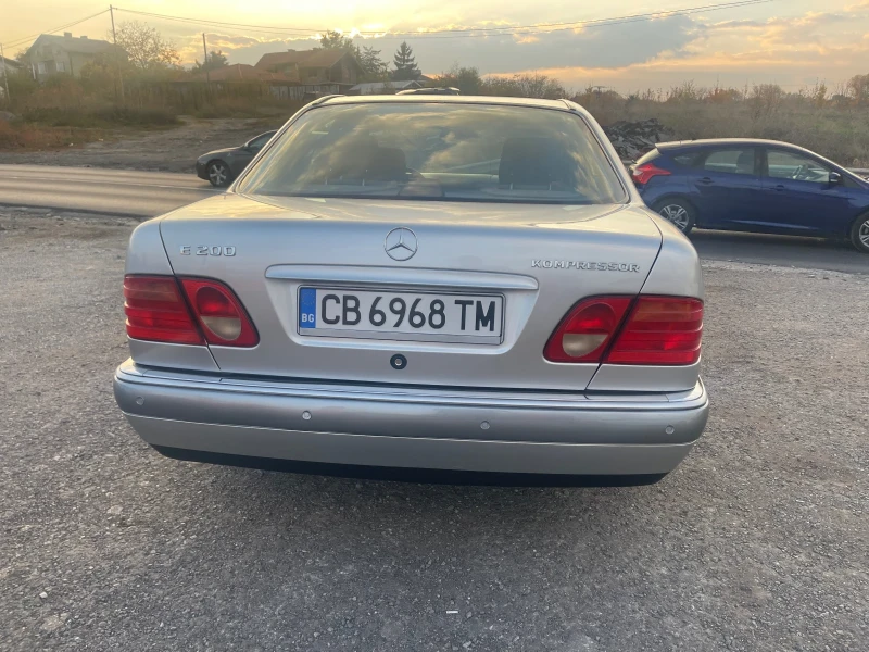 Mercedes-Benz E 200 !, снимка 7 - Автомобили и джипове - 47635953