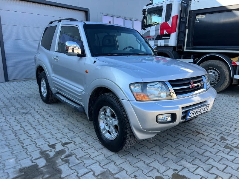 Mitsubishi Pajero 3.2DI-D-165кc/АВТОМАТ/СМЕНЕНА ВЕРИГА/БЕЗ РЪЖДА, снимка 2 - Автомобили и джипове - 49226135