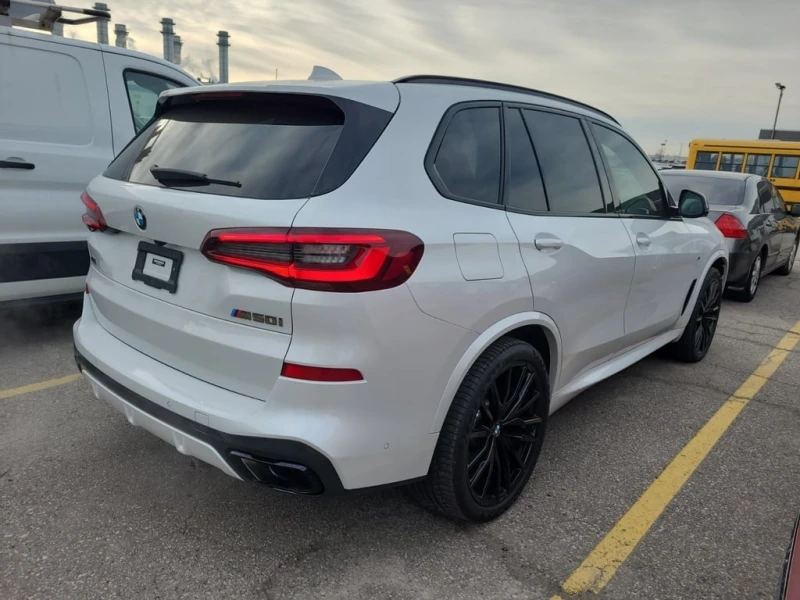 BMW X5 * M50I * CARFAX * БЕЗ ПЪРВОНАЧАЛНА ВНОСКА, снимка 3 - Автомобили и джипове - 52943320