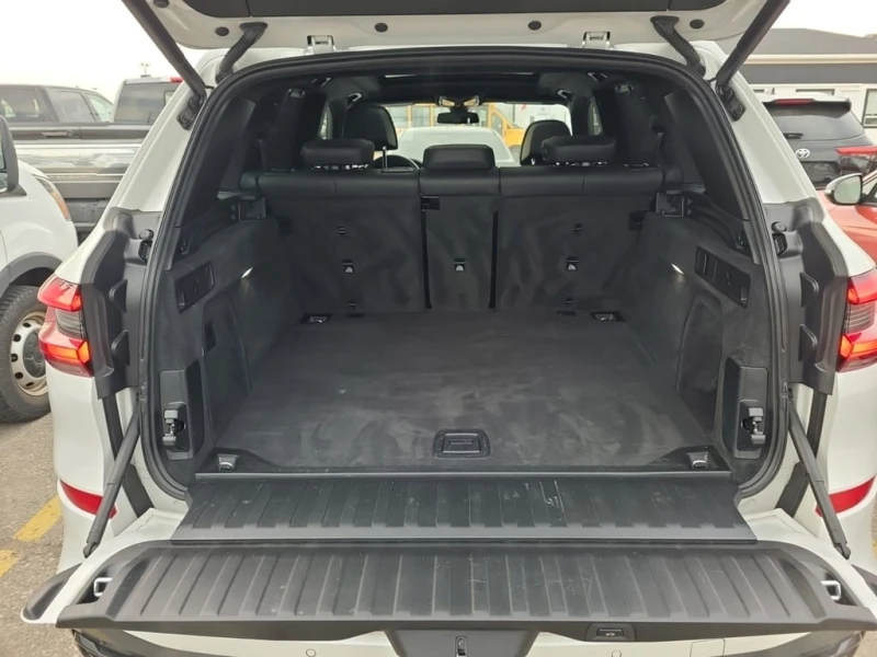 BMW X5 * M50I * CARFAX * БЕЗ ПЪРВОНАЧАЛНА ВНОСКА, снимка 7 - Автомобили и джипове - 52943320