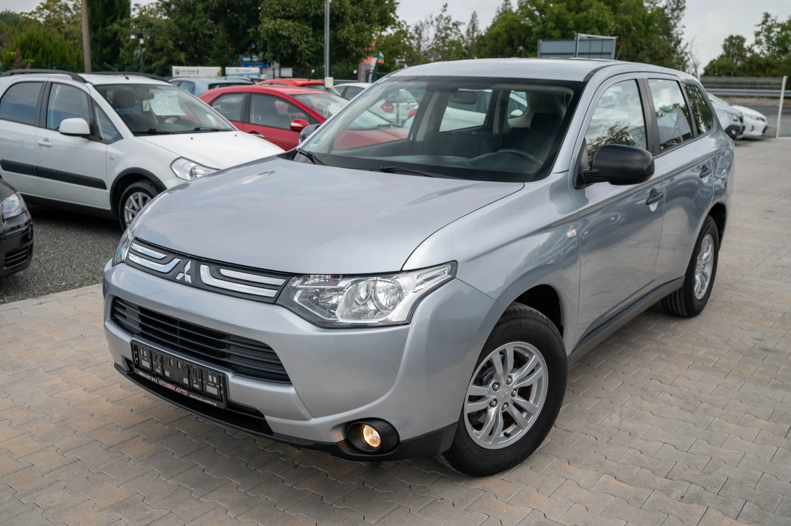 Mitsubishi Outlander 2.0i* 150кс* 2014г. - изображение 2