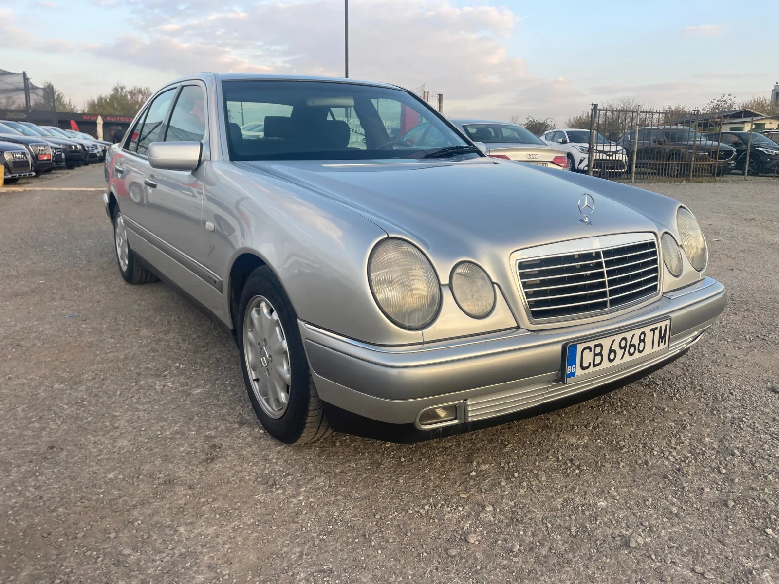 Mercedes-Benz E 200 ! - изображение 3