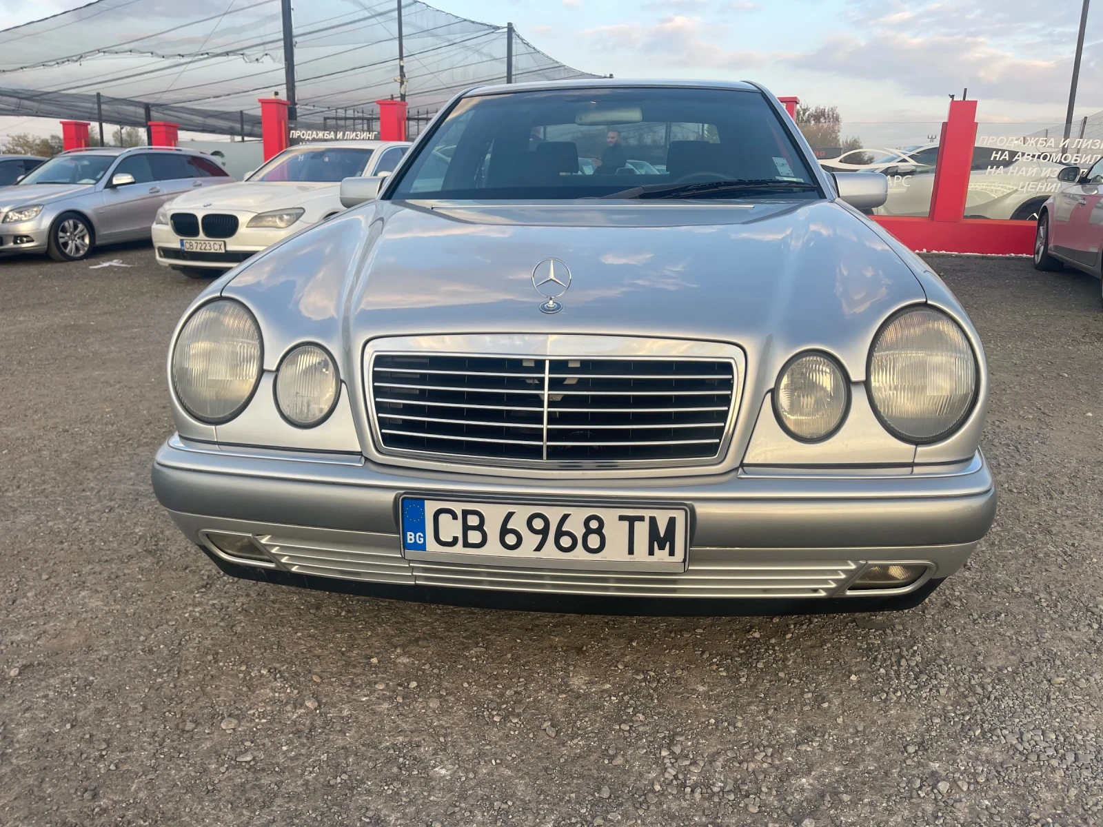 Mercedes-Benz E 200 ! - [1] 