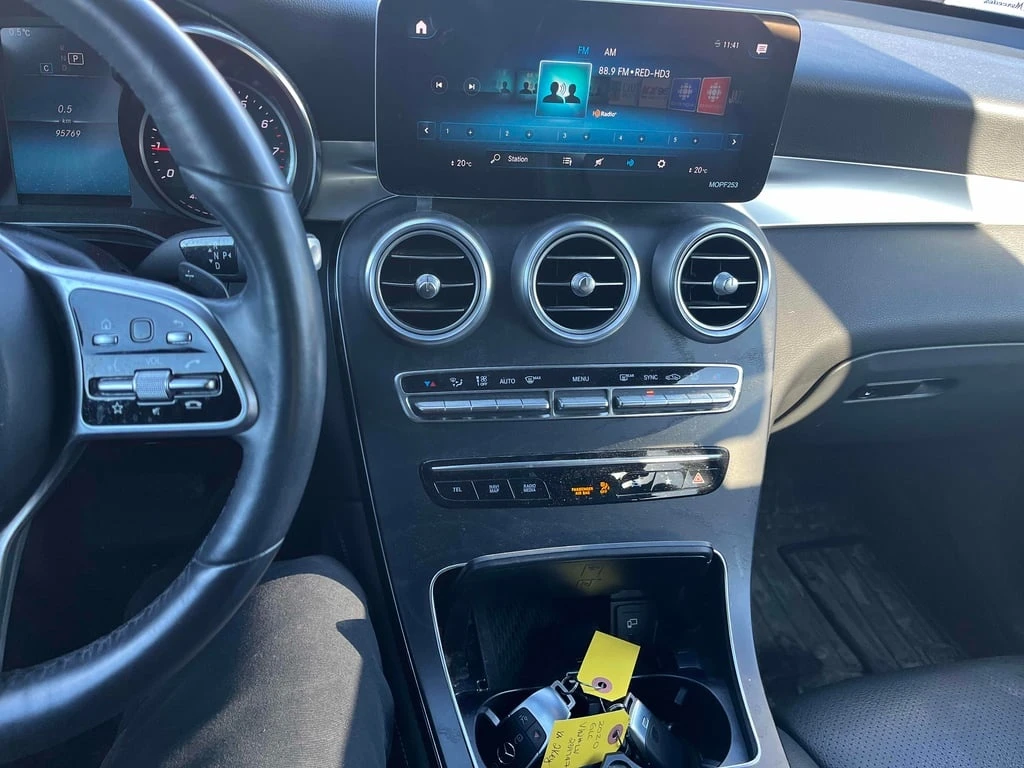 Mercedes-Benz GLC 300 2020 4MATIC * CARFAX * БЕЗ ПЪРВОНАЧАЛНА ВНОСКА - изображение 9