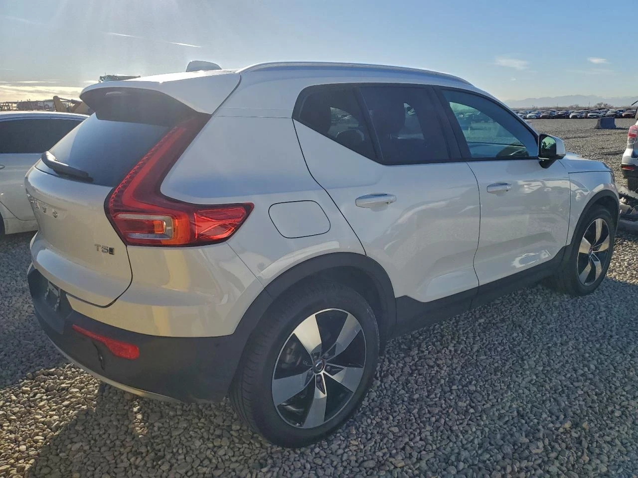 Volvo XC40 DIGITAL* ПОДГРЕВ* KOЖА* PANO - изображение 5
