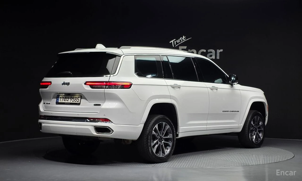 Jeep Grand cherokee OVERLAND* ДИСТРОНИК* ОБДУХВАНЕ* ХЕДЪП* , снимка 2 - Автомобили и джипове - 54301348