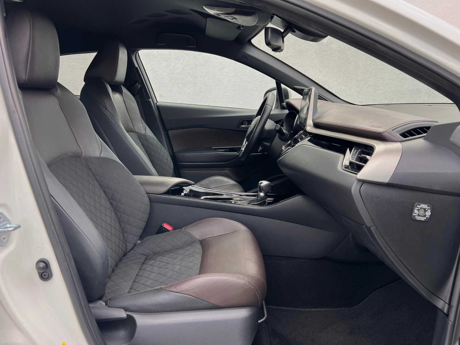 Toyota C-HR Hybrid 130000km ПРОЧЕТИ ОПИСАНИЕТО, снимка 11 - Автомобили и джипове - 54674225