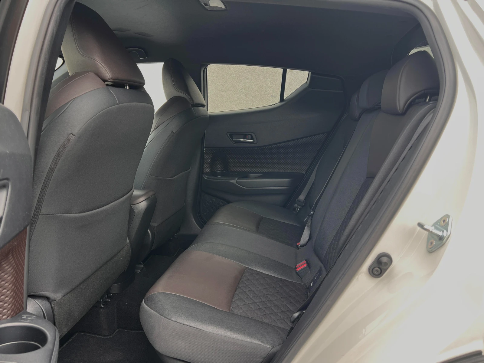 Toyota C-HR Hybrid 130000km ПРОЧЕТИ ОПИСАНИЕТО, снимка 13 - Автомобили и джипове - 54674225