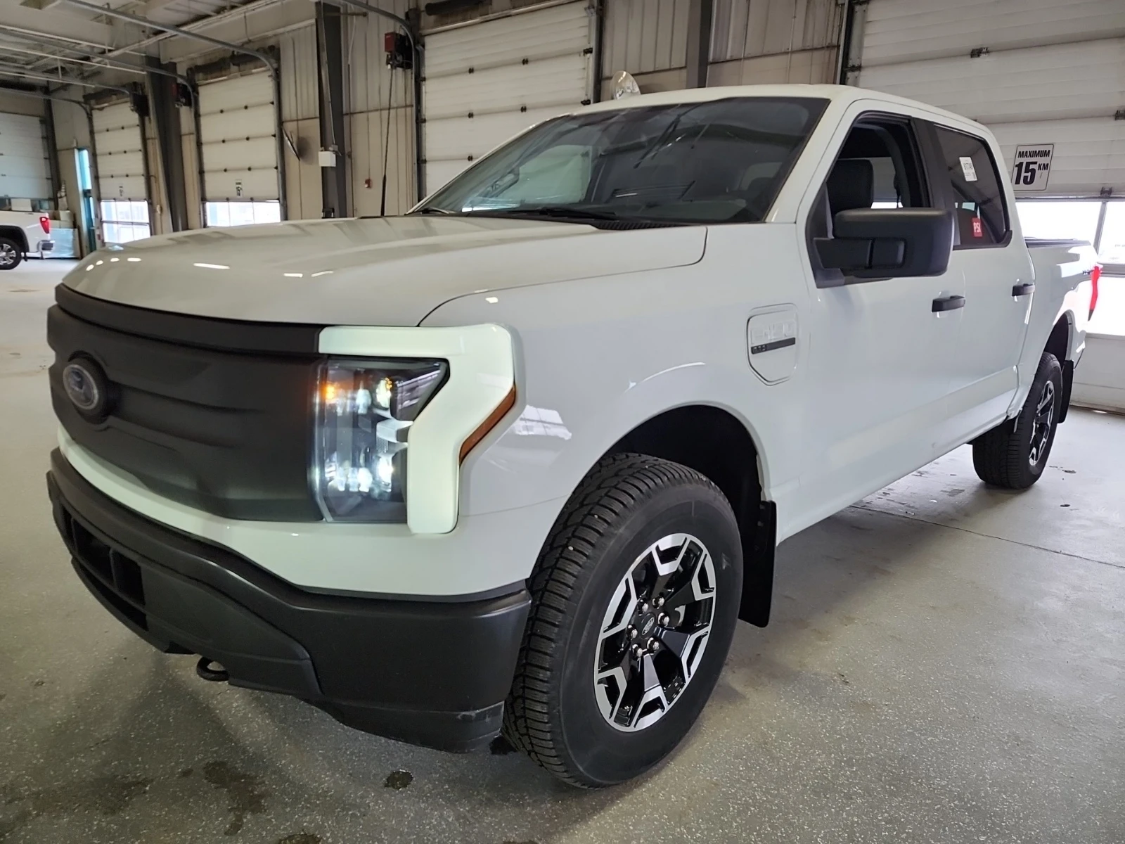 Ford F150 Lightning PRO CREW CAB SHORT BED