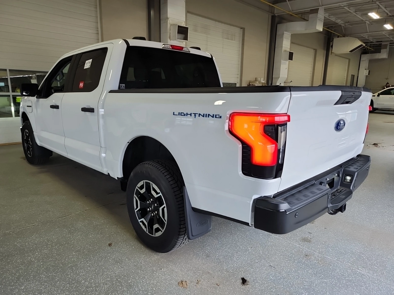 Ford F150 Lightning PRO CREW CAB SHORT BED | Mobile.bg � ����������� 5