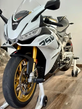 Aprilia RSV4 1100 FACTORY, снимка 2