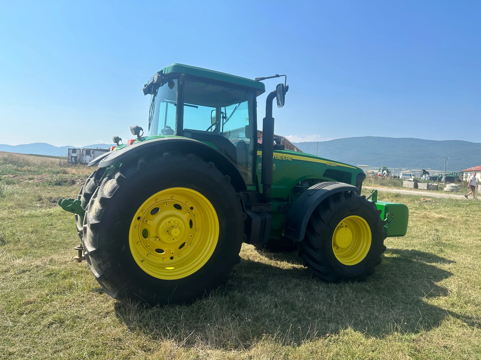 Трактор John Deere 8320 - изображение 5