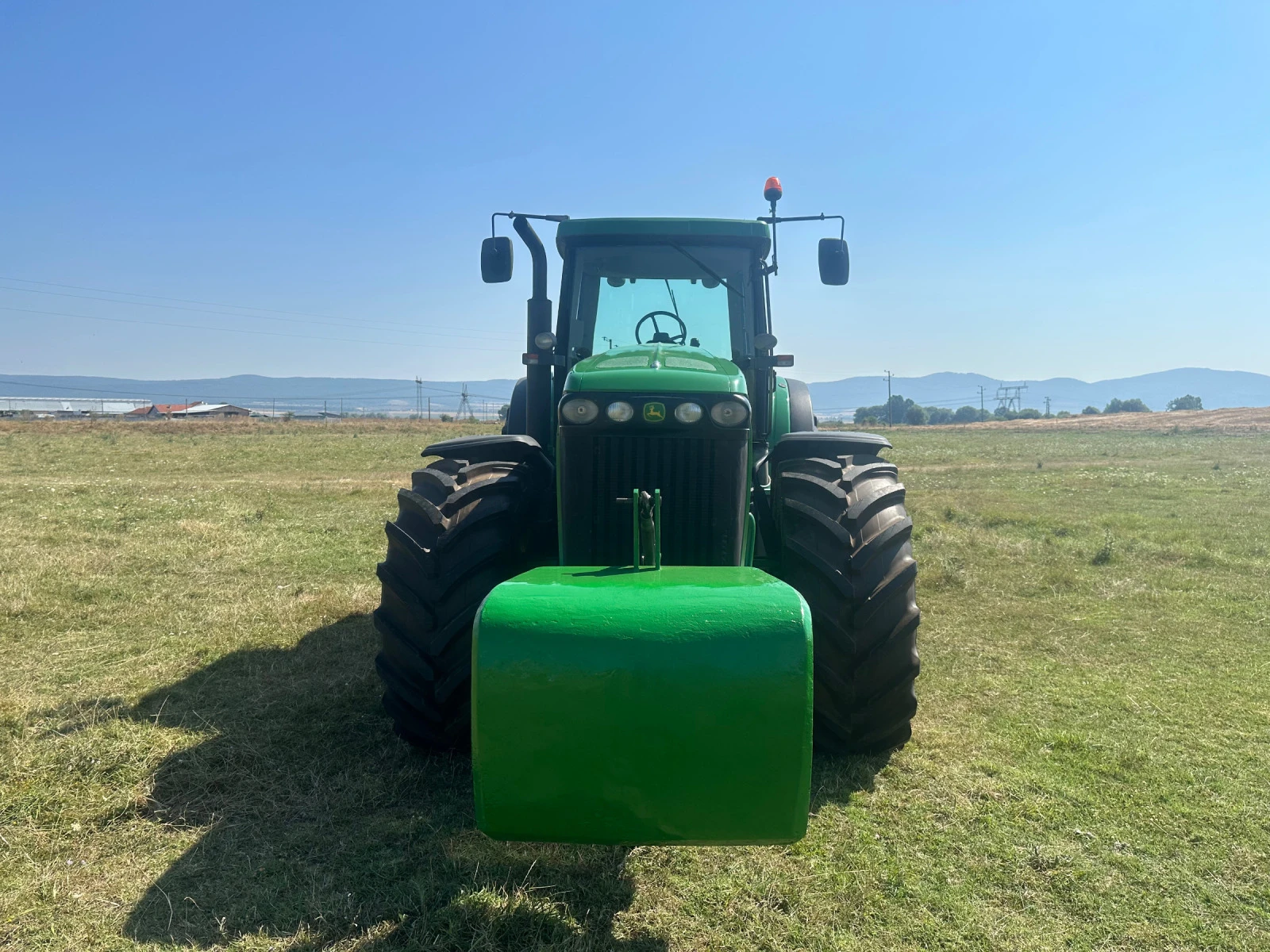 Трактор John Deere 8320 - изображение 2