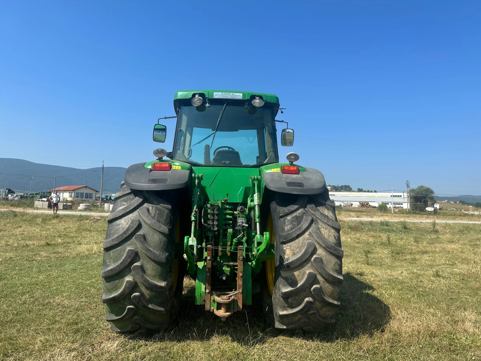 Трактор John Deere 8320 - изображение 4