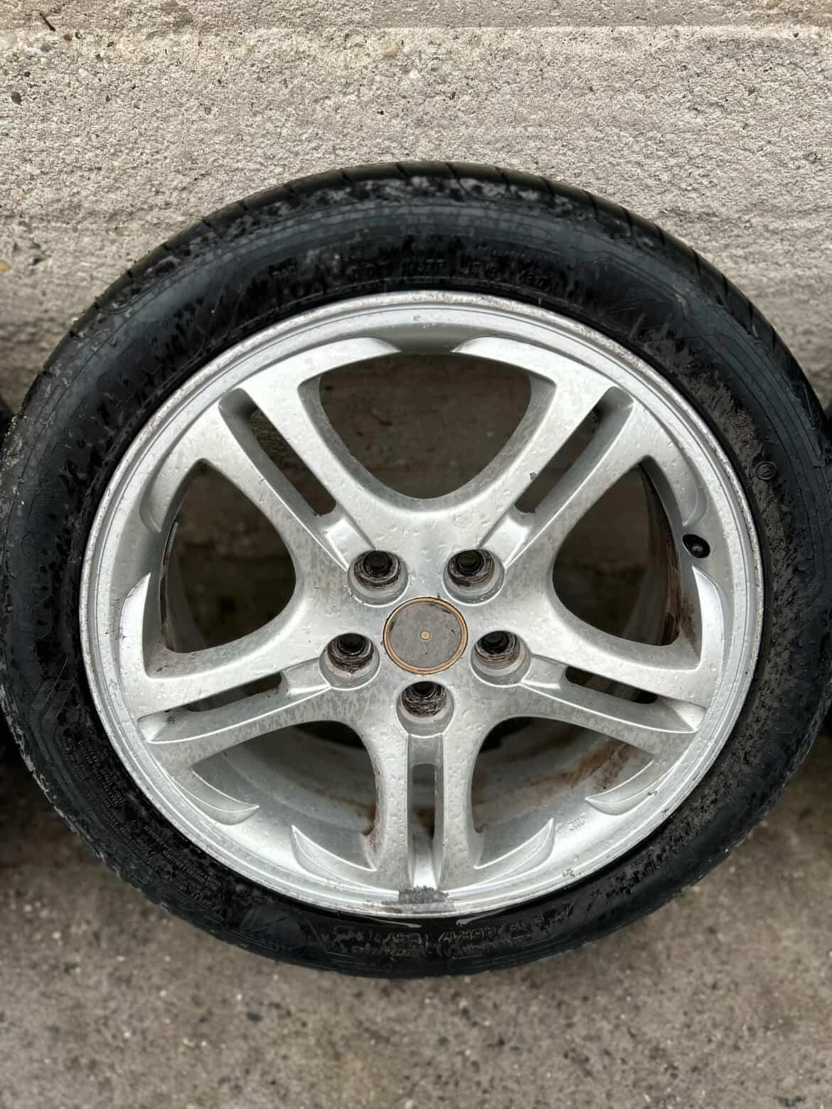 ���� � ������ 225/45R17 �� Hyundai Ix20 | Mobile.bg � ����������� 1