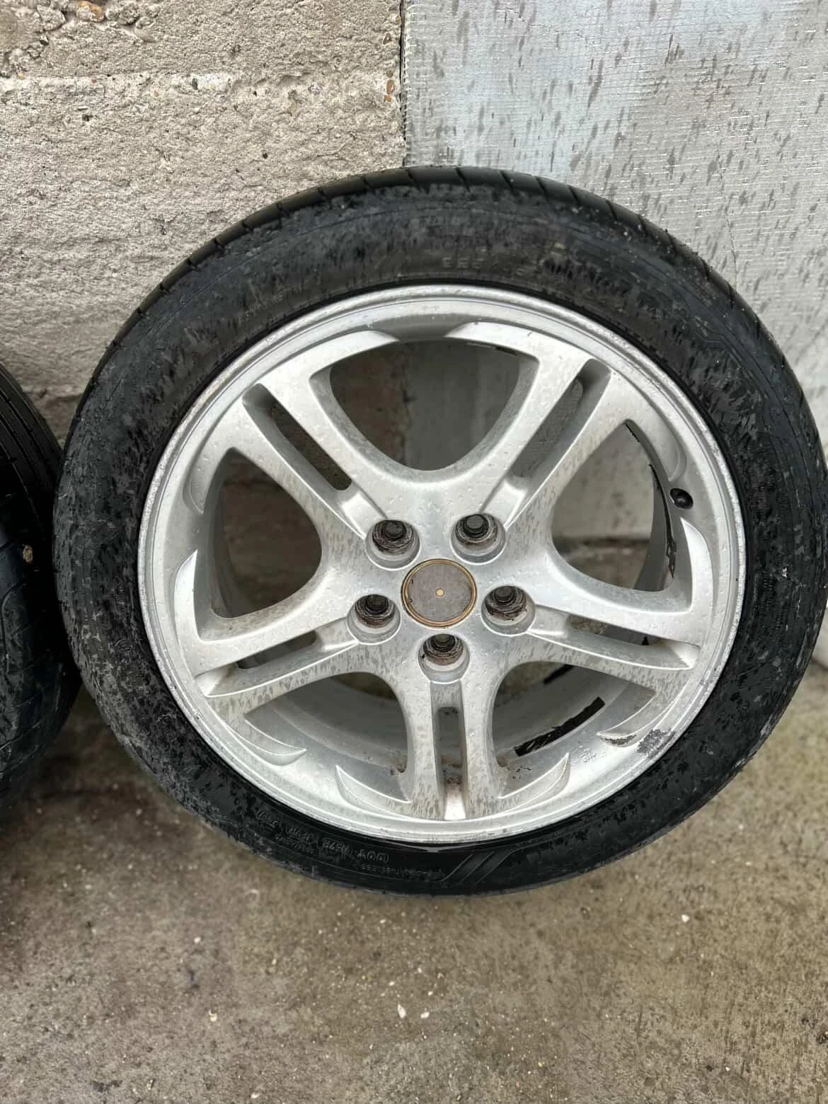 ���� � ������ 225/45R17 �� Hyundai Ix20 | Mobile.bg � ����������� 3