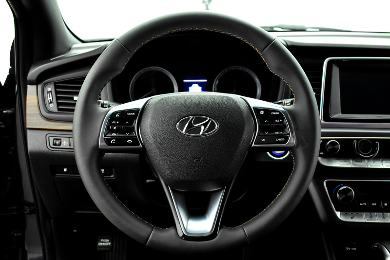 Hyundai Sonata 2.0 LPI, снимка 15 - Автомобили и джипове - 45299673