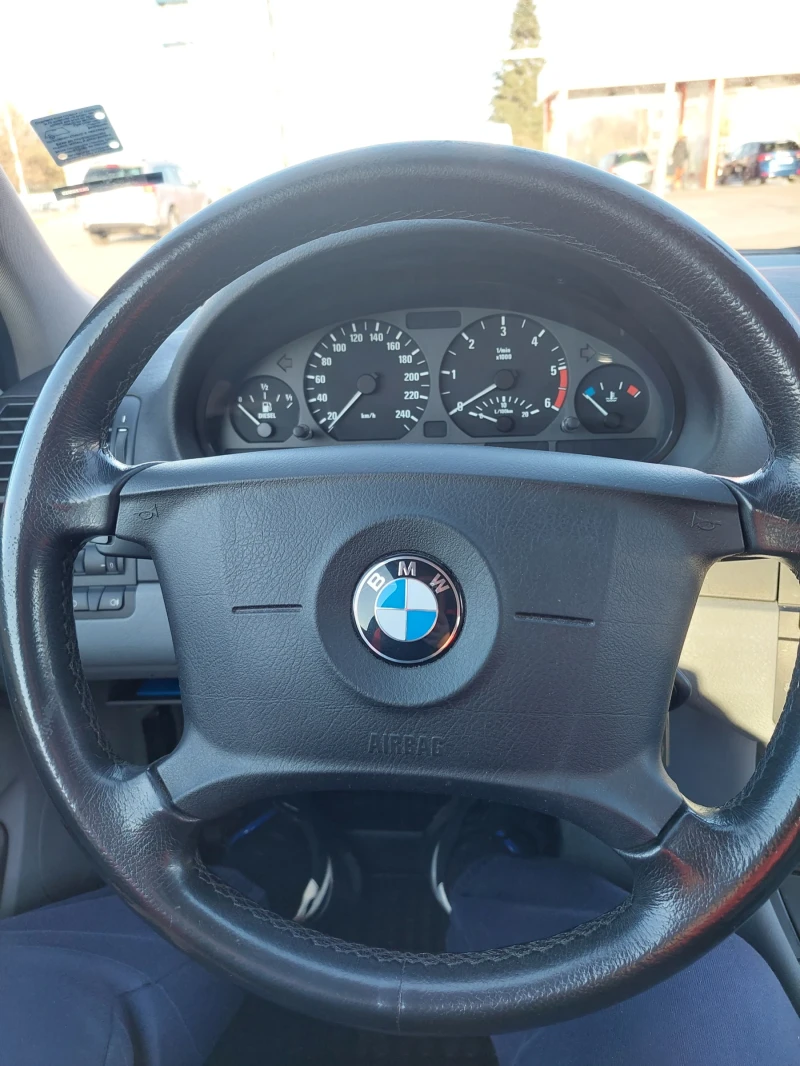 BMW 318, снимка 11 - Автомобили и джипове - 46899274