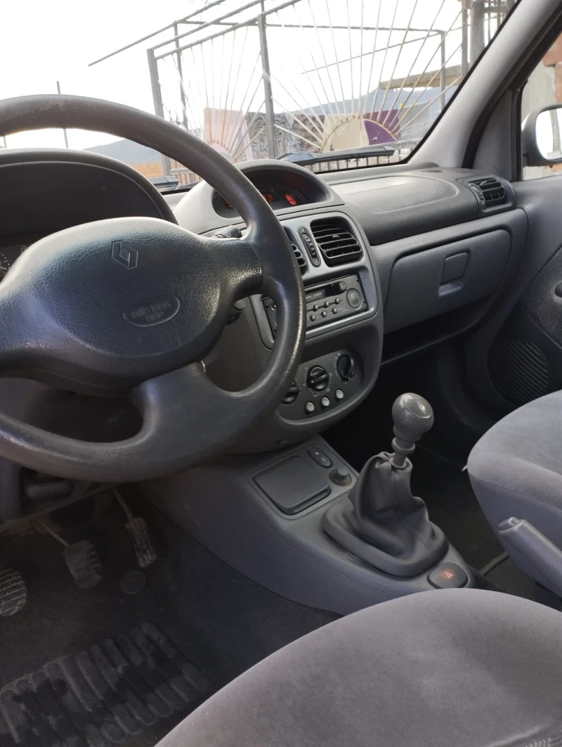 Renault Clio, снимка 7 - Автомобили и джипове - 48157942