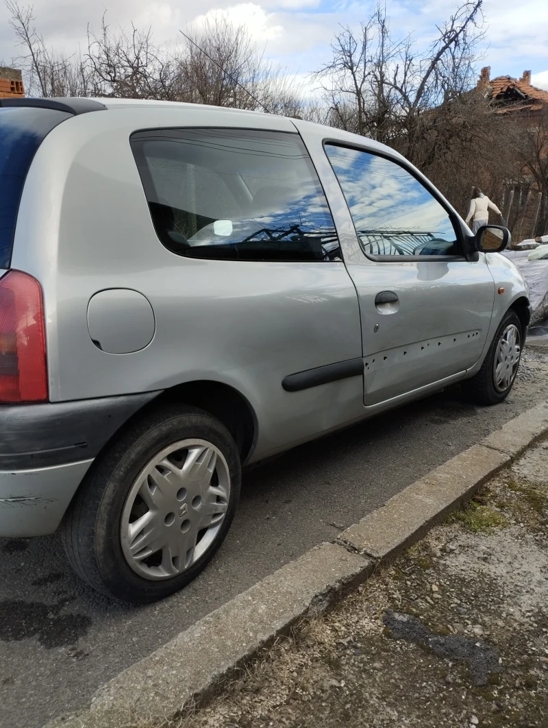 Renault Clio, снимка 3 - Автомобили и джипове - 48157942