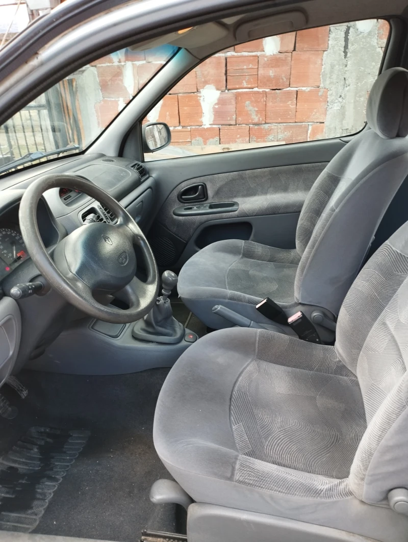 Renault Clio, снимка 5 - Автомобили и джипове - 48157942