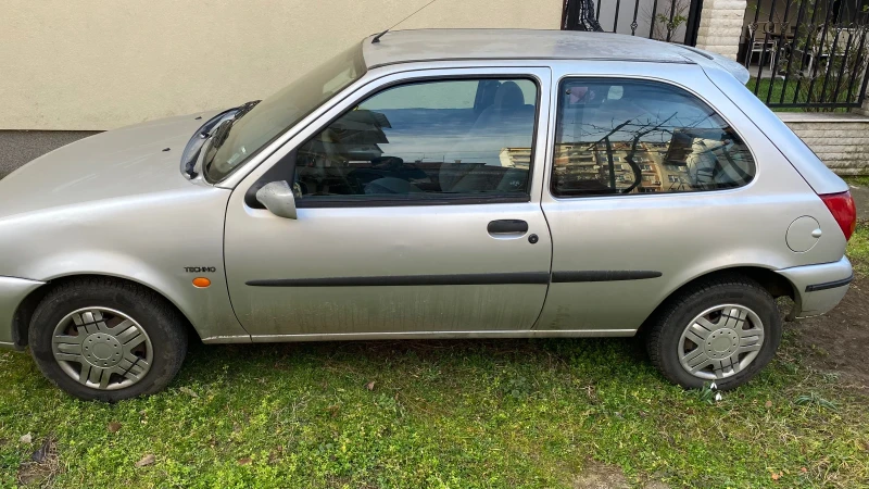 Ford Fiesta, снимка 2 - Автомобили и джипове - 48916590