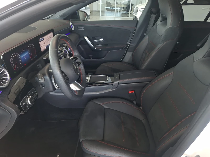 Mercedes-Benz CLA 180 AMG-pack, снимка 11 - Автомобили и джипове - 51200018