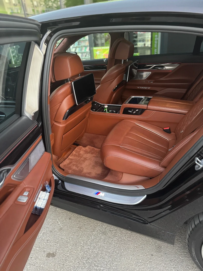 BMW 740 L X-Drive executive M pack individual, снимка 9 - Автомобили и джипове - 51321684