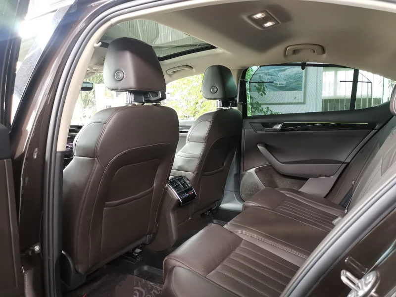 Skoda Superb, снимка 8 - Автомобили и джипове - 52639907