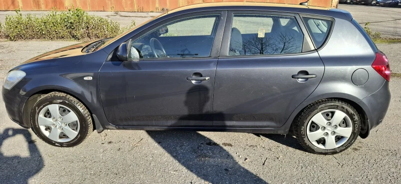 Kia Ceed 1.4, снимка 7 - Автомобили и джипове - 52854794
