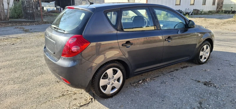 Kia Ceed 1.4, снимка 5 - Автомобили и джипове - 52854794